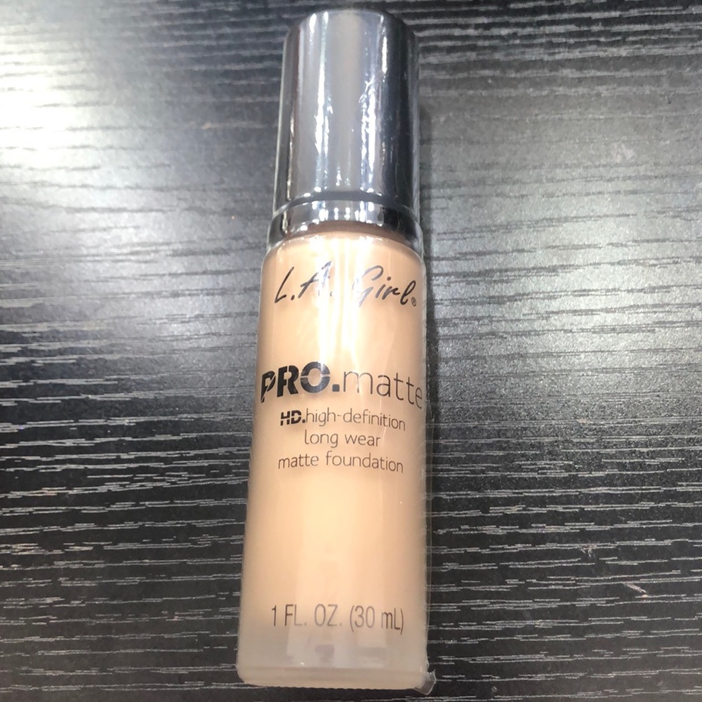 Pro Matte HD high definition long wear foundation